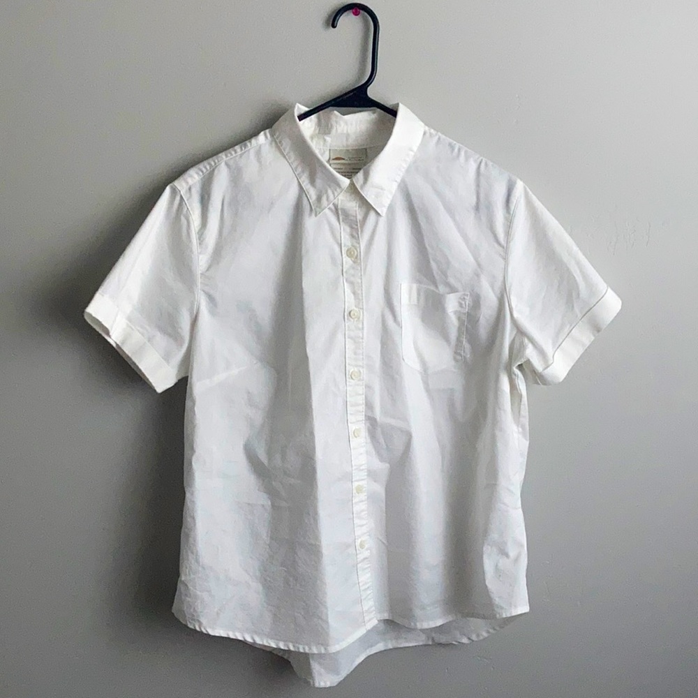 Dickies plain white, button up blouse.